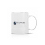 One More logolu seramik kupa bardak ile çay ve kahve keyfini şıklıkla buluştur. Ergonomik tasarımı ve estetik görünümüyle her yudumda fark yarat!